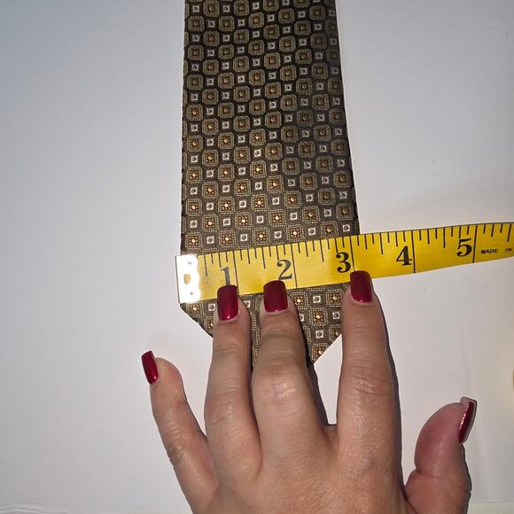 Ivy Crew Men’s Brown Gold Geometric Pattern Polyester Tie Classic Neckwear - Picture 3 of 4